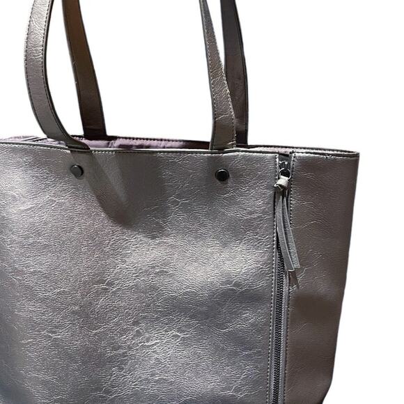 NEIMAN MARCUS Large Silver Tote Dual Handle Expandable Zippers Bucket Lined - Picture 9 of 11
